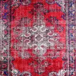 Sovvieco Klasik Göbekli Kırmızı Polyester ve Pamuklu Kaydırmaz Tabanlı Dijital Baskı Halı