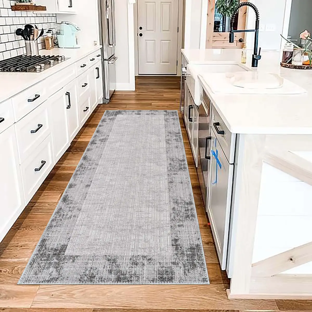 Badal Çerçeveli Gri Polyester ve Pamuklu Yıkanabilir Kaydırmaz Taban Dijital Baskı Halı - Görsel 4