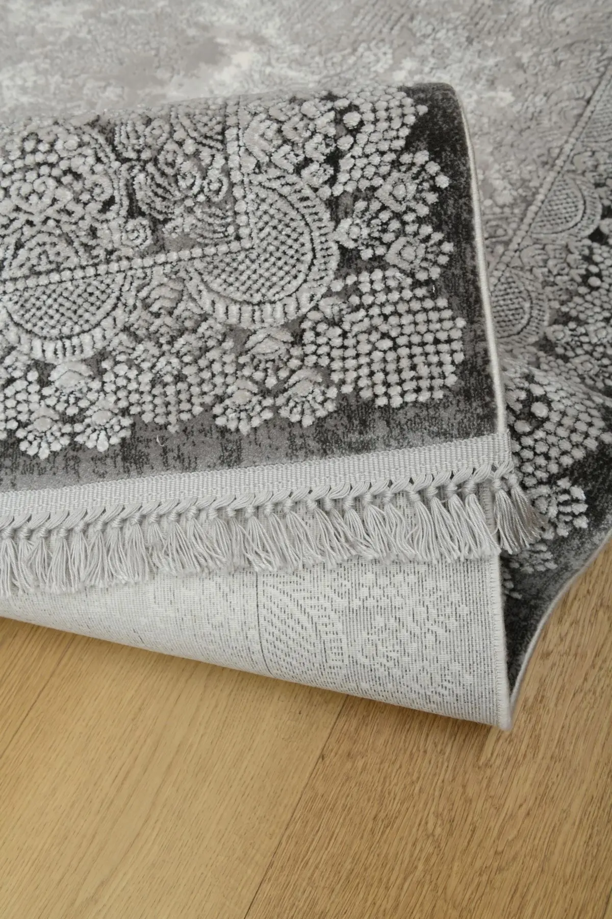 Gussola Klasik Göbekli Gri Akrilik Makine Halısı - Görsel 4