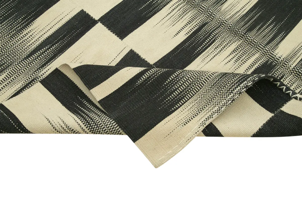 Gümgüm Modern Siyah Pamuk Üstü Yün El Dokuma Kilim-199x304 - Görsel 6