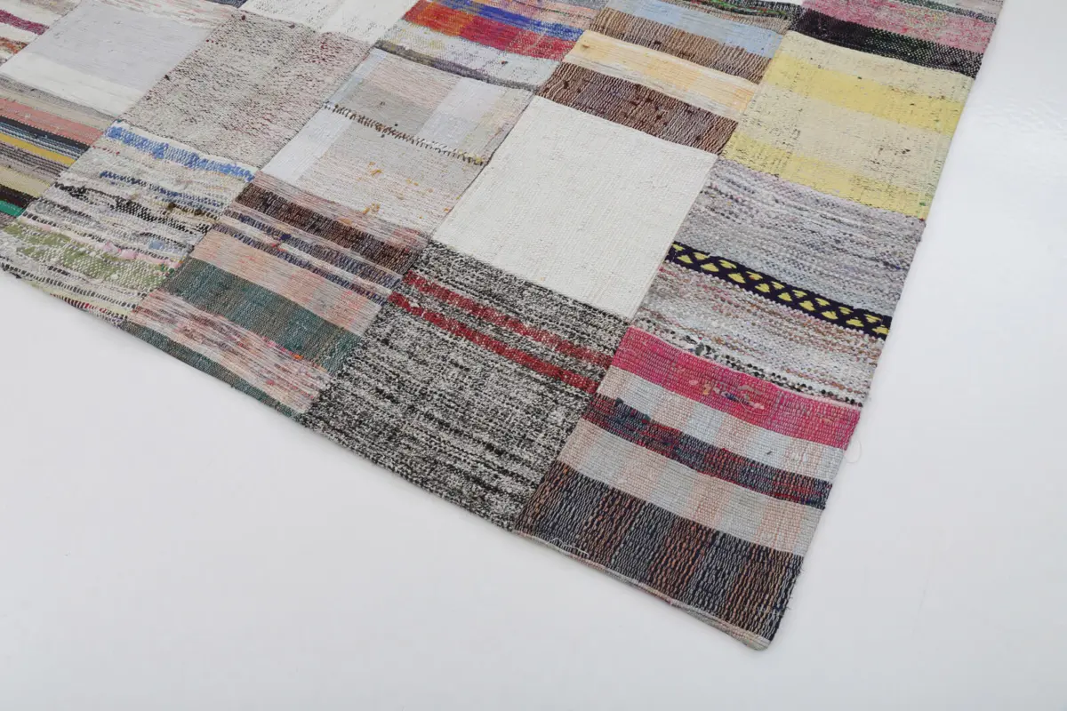 Chaput Patchwork Bej Renk Pamuk Üzerine Yün El Dokuma Kilim-201x299 - Görsel 4