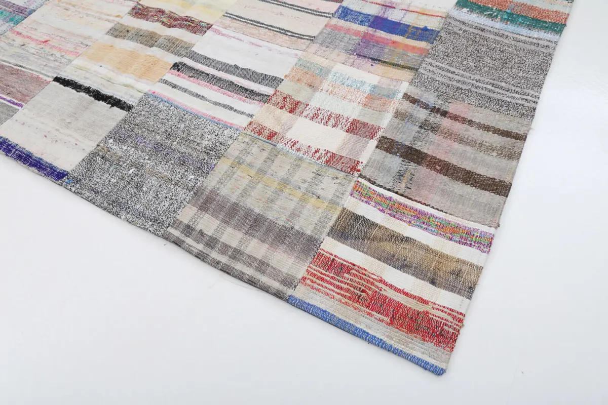 Chaput Patchwork Bej Renk Pamuk Üzerine Yün El Dokuma Kilim-200x300 - Görsel 4