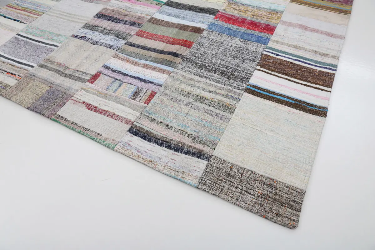 Chaput Patchwork Bej Renk Pamuk Üzerine Yün El Dokuma Kilim-251x352 - Görsel 4