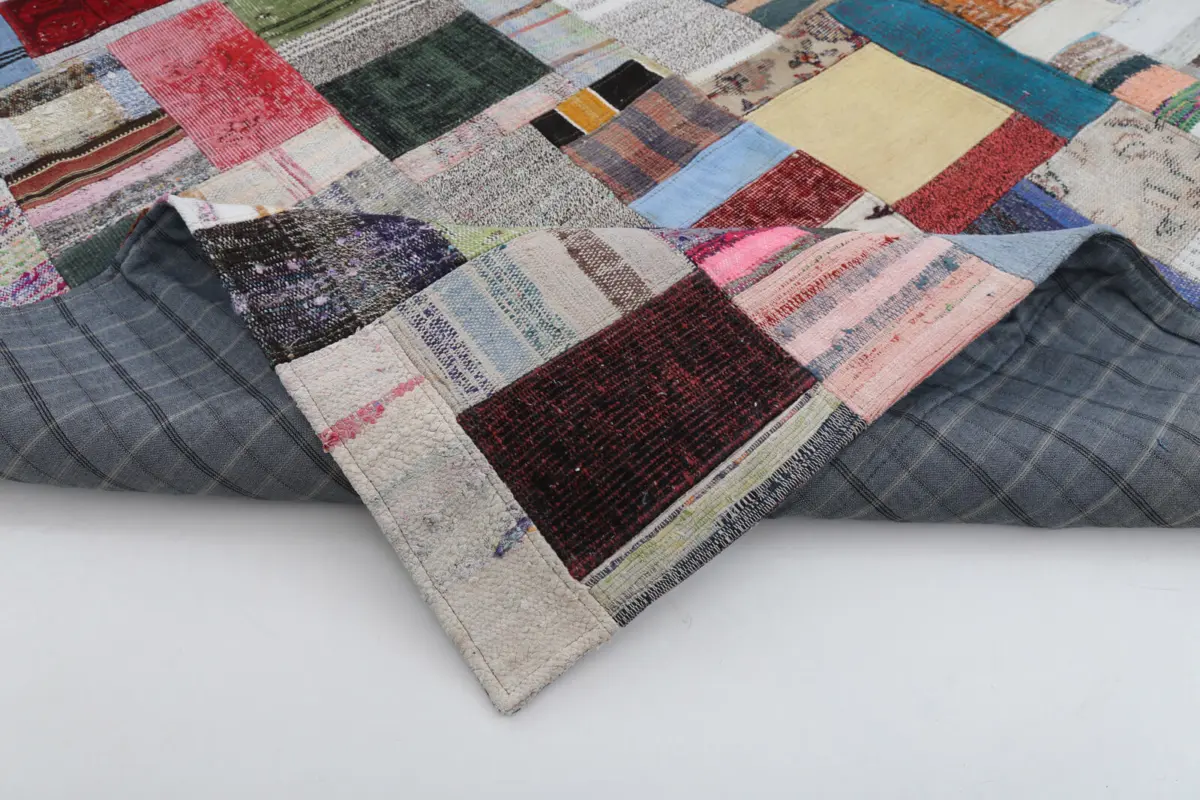 Chaput Patchwork Multi Renk Pamuk Üzerine Yün El Dokuma Kilim-299x404 - Görsel 5