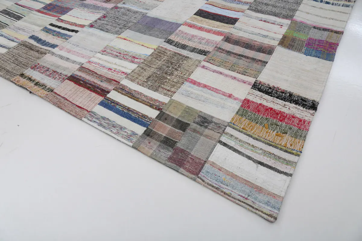 Chaput Patchwork Bej Renk Pamuk Üzerine Yün El Dokuma Kilim-302x399 - Görsel 4