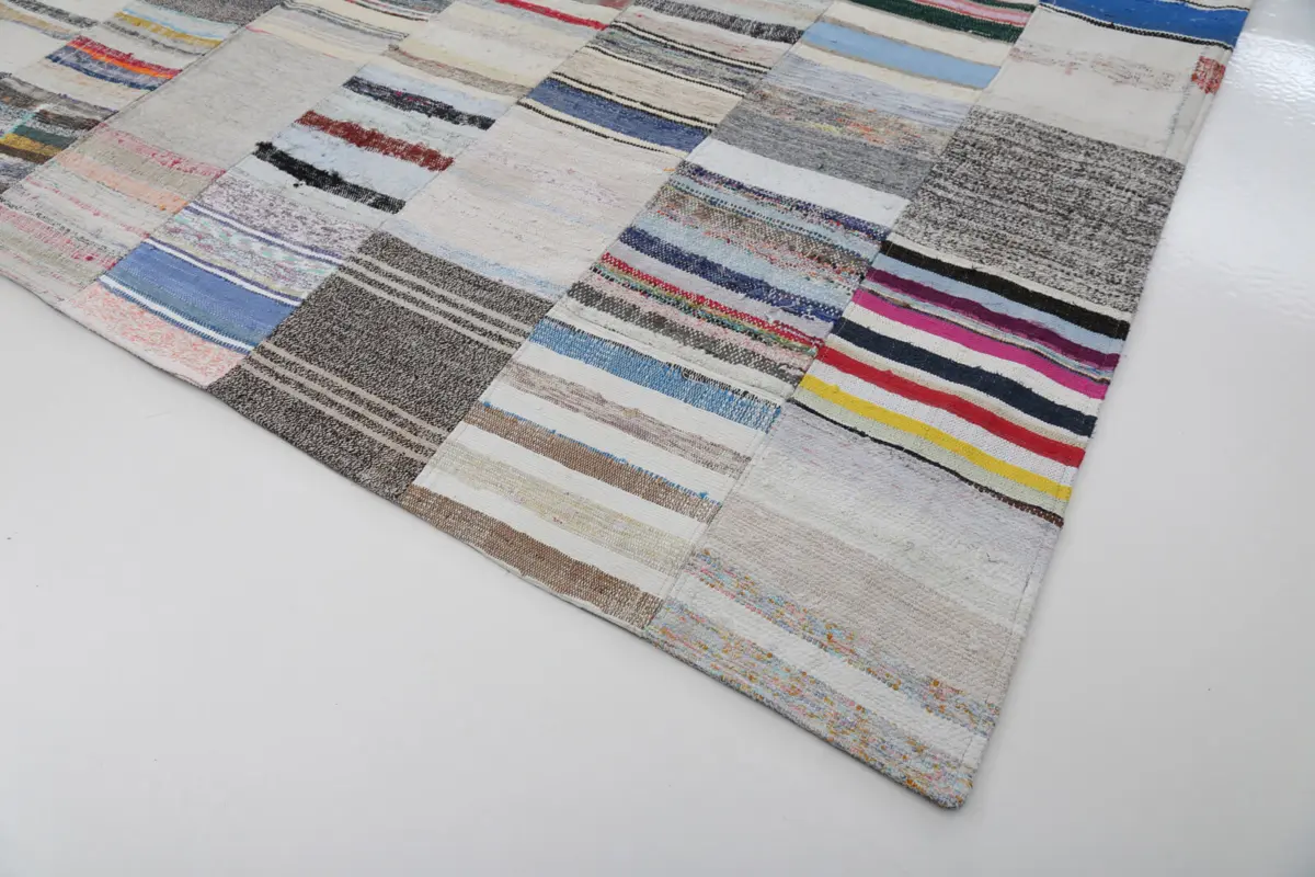 Chaput Patchwork Bej Renk Pamuk Üzerine Yün El Dokuma Kilim-303x401 - Görsel 4