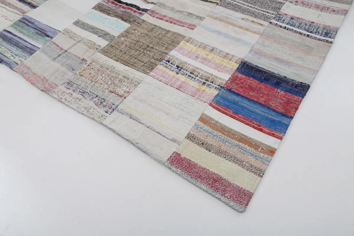 Chaput Patchwork Bej Renk Pamuk Üzerine Yün El Dokuma Kilim-301x402 - Görsel 4