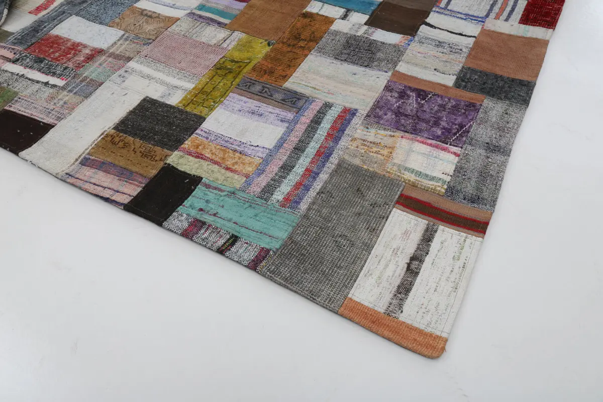 Chaput Patchwork Multi Renk Pamuk Üzerine Yün El Dokuma Kilim-300x401 - Görsel 4