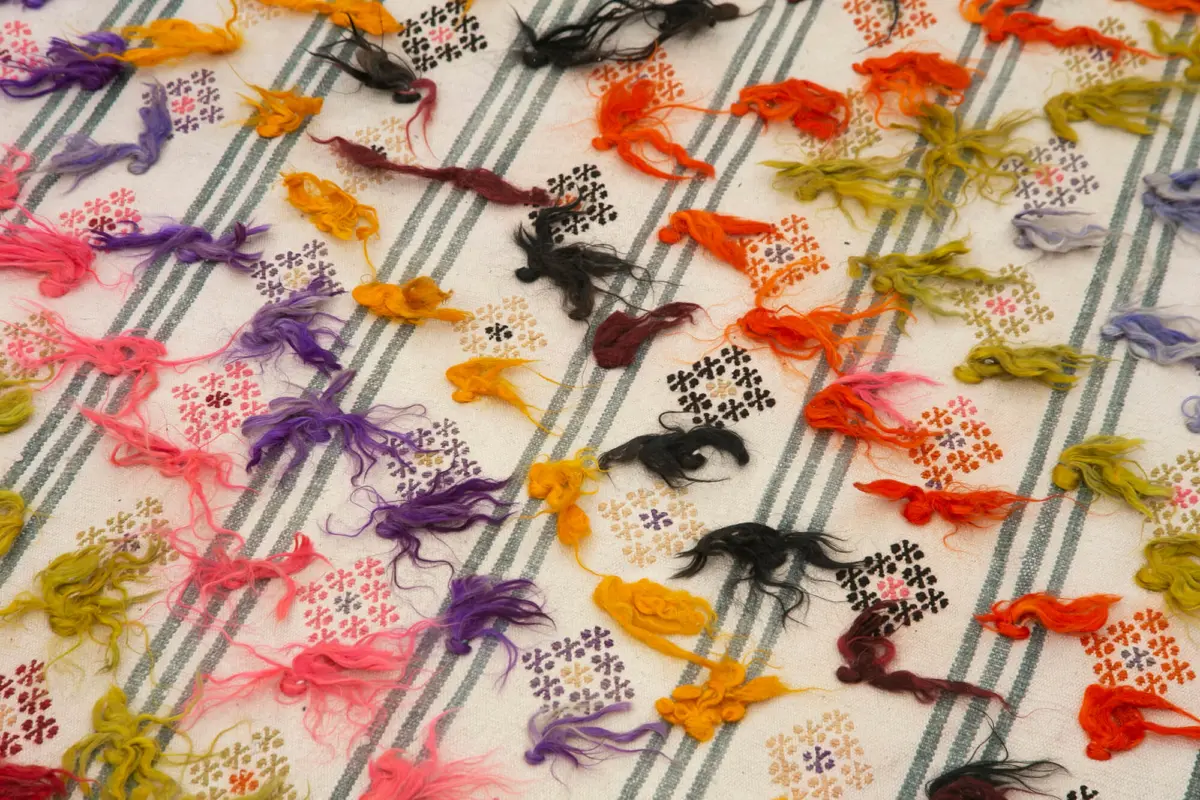 Anadolu Eskitme Bej Pamuk Üzerine Yün El Dokuma Kilim-101x328 - Görsel 5