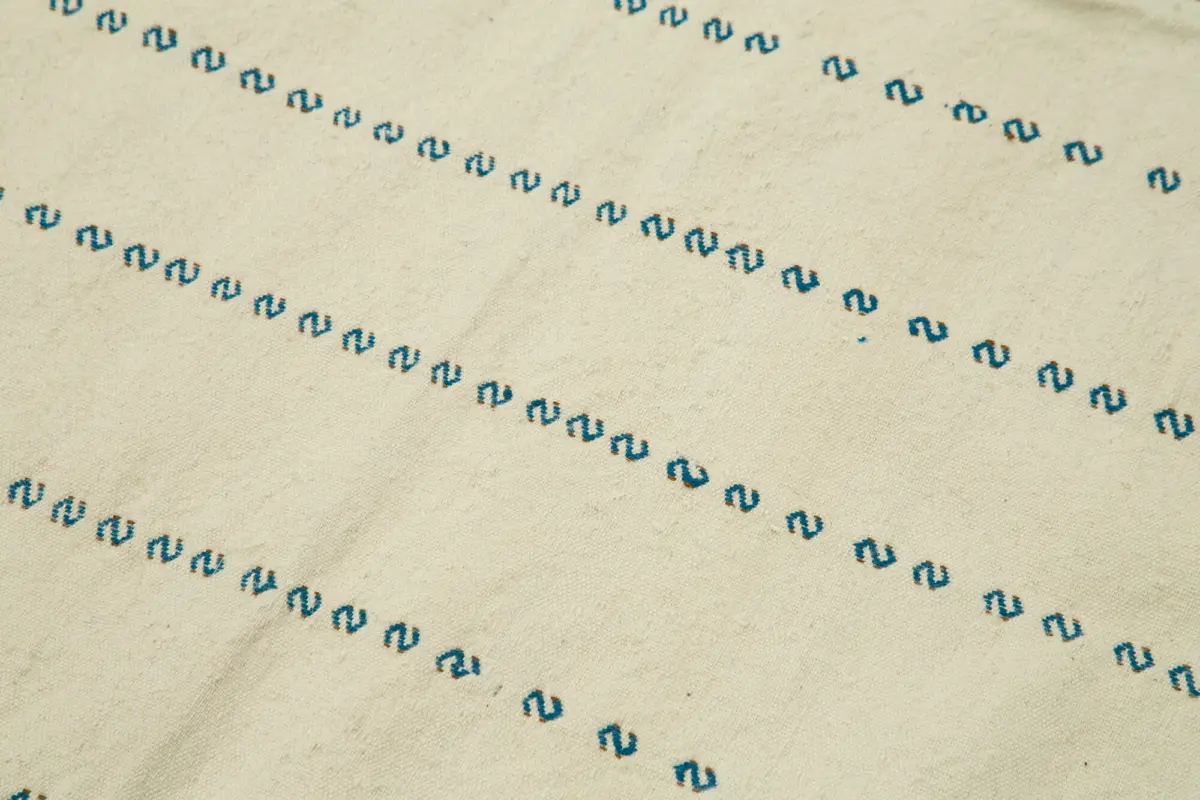 Anadolu Eskitme Beyaz Pamuk Üzerine Yün El Dokuma Kilim-126x266 - Görsel 5