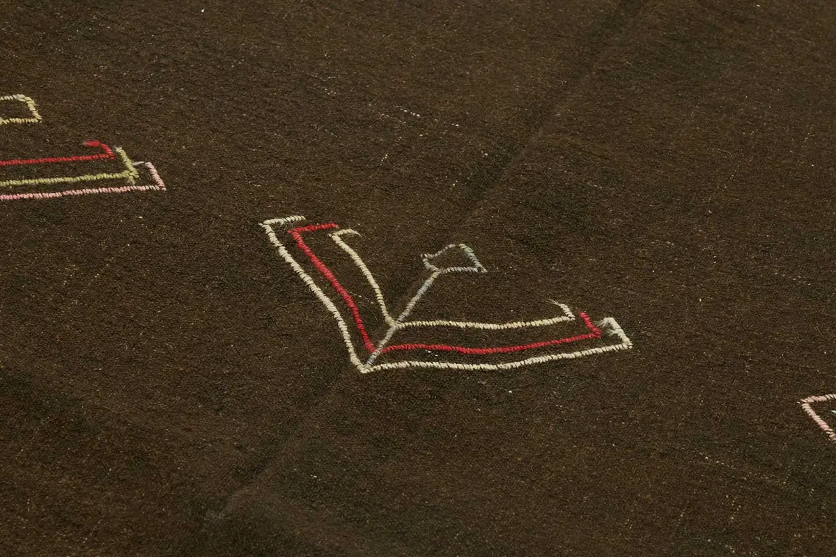 Kıl Çizgili Kahverengi Keçi Kılı İpliğinden El Dokuma Kilim-152x390 - Görsel 5