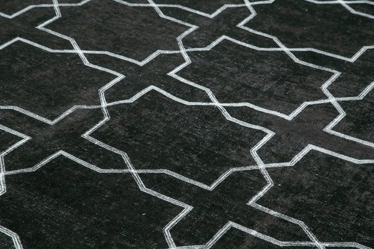 Modern Halı- Siyah Pamuk Üzerine Yün El Dokuma Halı-266x385 - Görsel 5