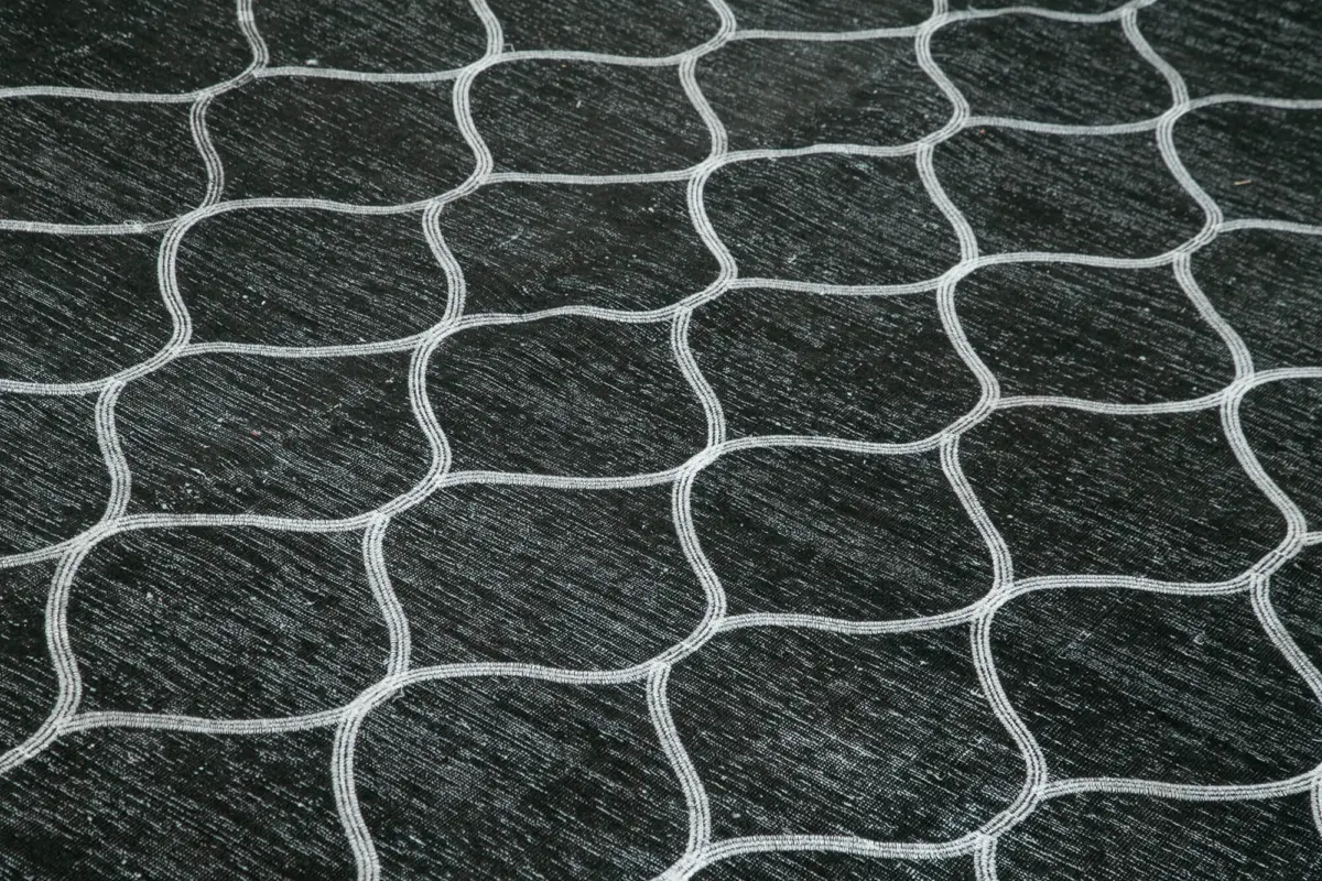 Modern Halı- Siyah Pamuk Üzerine Yün El Dokuma Halı-279x387 - Görsel 5