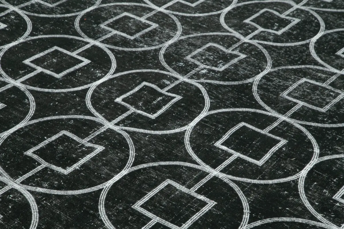 Modern Halı- Siyah Pamuk Üzerine Yün El Dokuma Halı-287x373 - Görsel 5