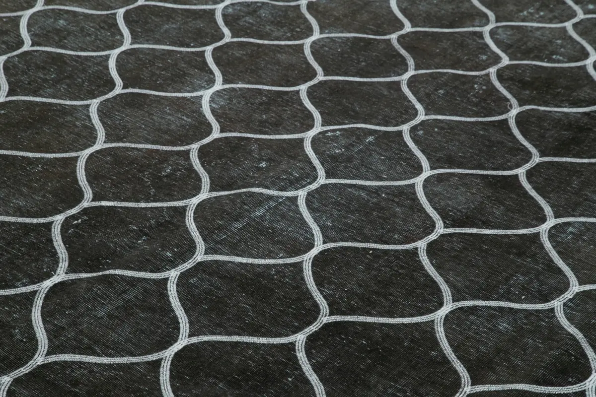 Modern Halı- Siyah Pamuk Üzerine Yün El Dokuma Halı-300x381 - Görsel 5