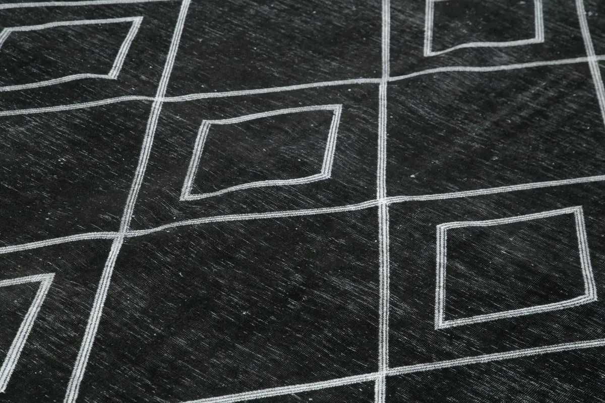 Modern Halı- Siyah Pamuk Üzerine Yün El Dokuma Halı-284x408 - Görsel 5