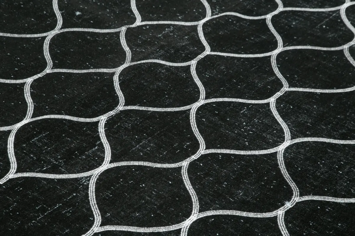 Modern Halı- Siyah Pamuk Üzerine Yün El Dokuma Halı-301x398 - Görsel 5