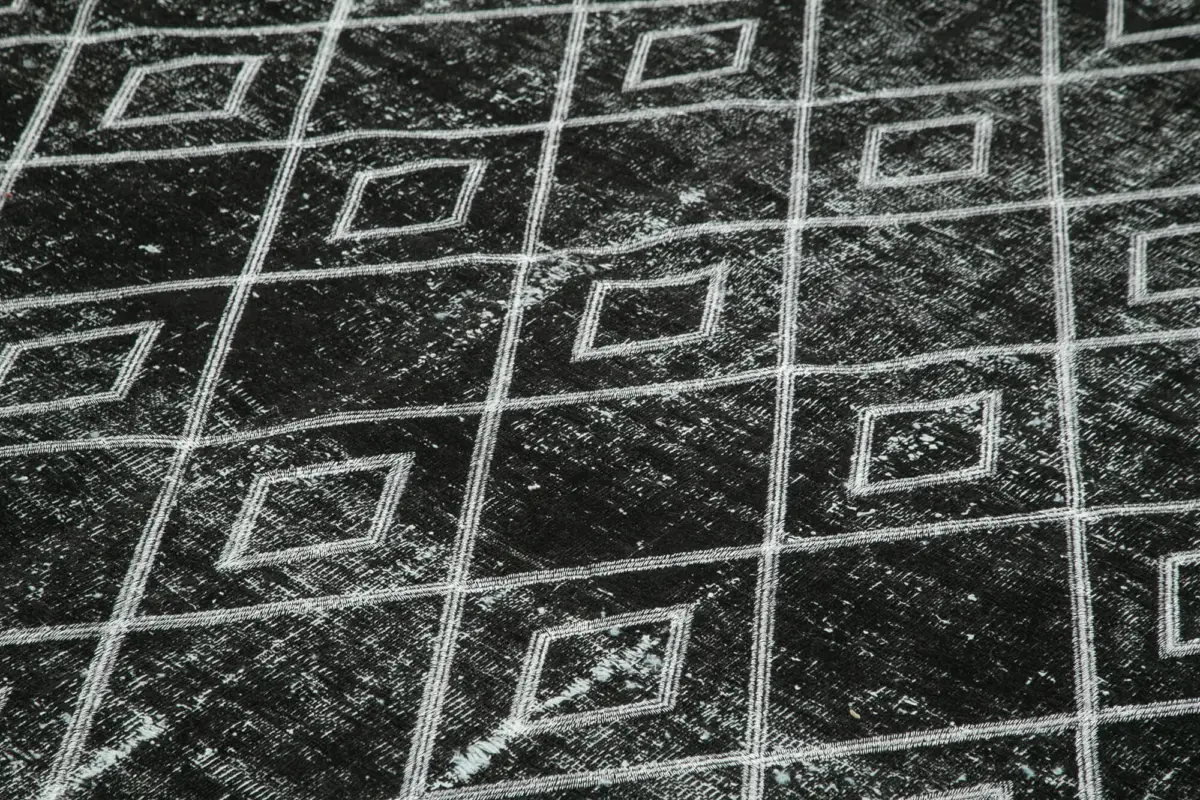 Modern Halı- Siyah Pamuk Üzerine Yün El Dokuma Halı-240x299 - Görsel 5