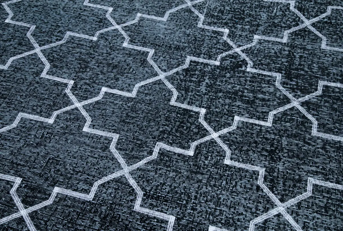 Modern Halı- Siyah Pamuk Üzerine Yün El Dokuma Halı-150x372 - Görsel 7