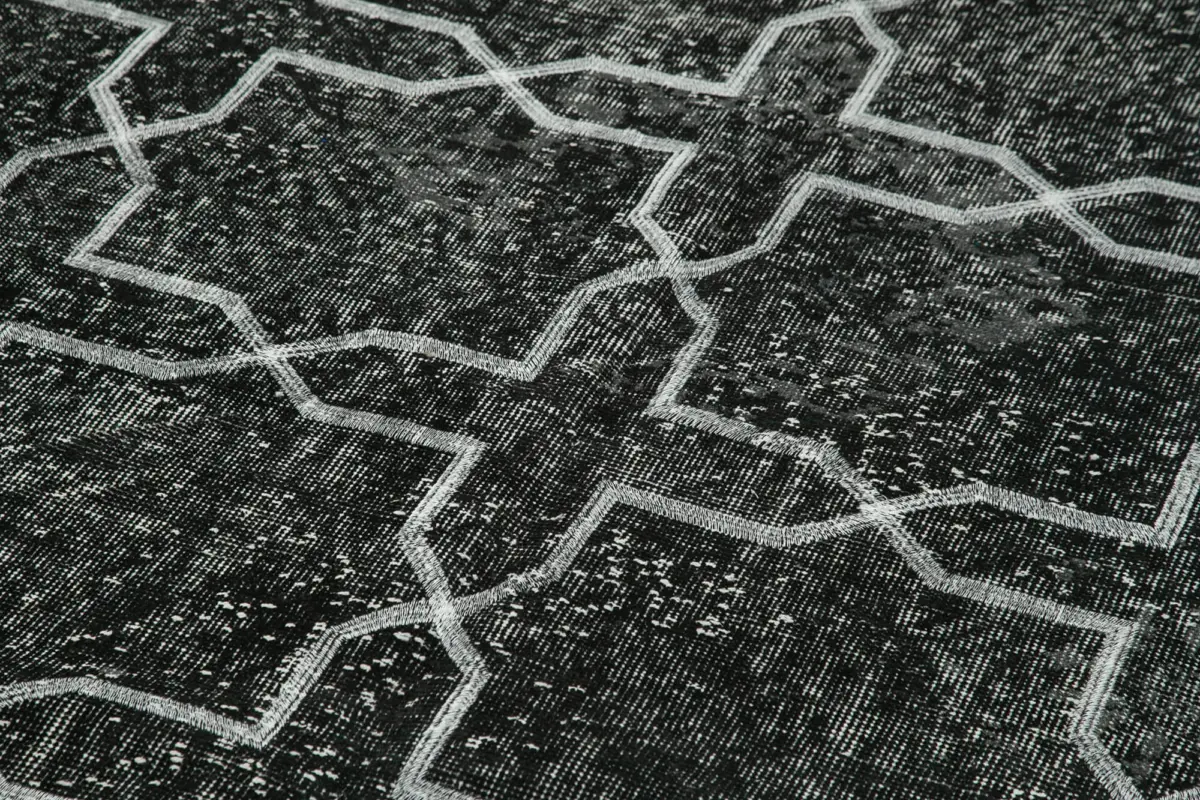 Modern Halı- Siyah Pamuk Üzerine Yün El Dokuma Halı-150x391 - Görsel 5