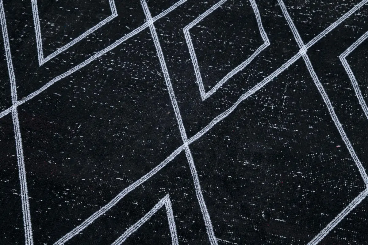 Modern Halı- Siyah Pamuk Üzerine Yün El Dokuma Halı-152x331 - Görsel 6