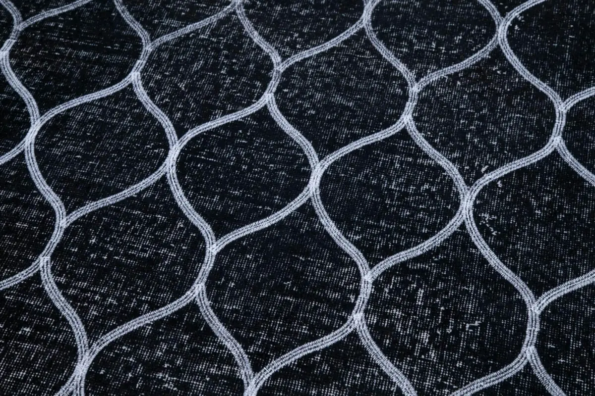 Modern Halı- Siyah Pamuk Üzerine Yün El Dokuma Halı-150x387 - Görsel 6