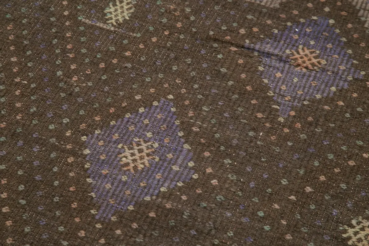 Anadolu Eskitme Kahverengi Pamuk Üzerine Yün El Dokuma Kilim-090x324 - Görsel 5