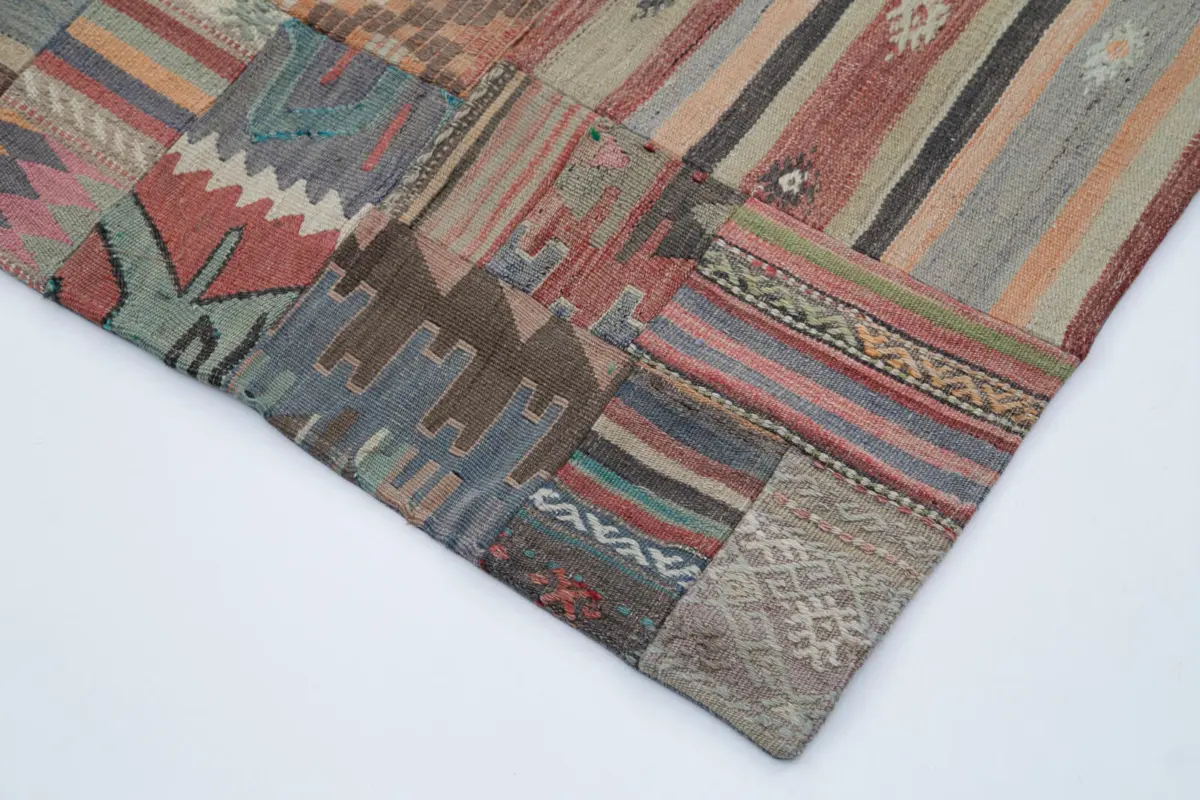 Anadolu Patchwork Kahverengi Renk Pamuk Üzerine Yün El Dokuma Kilim-202x301 - Görsel 4