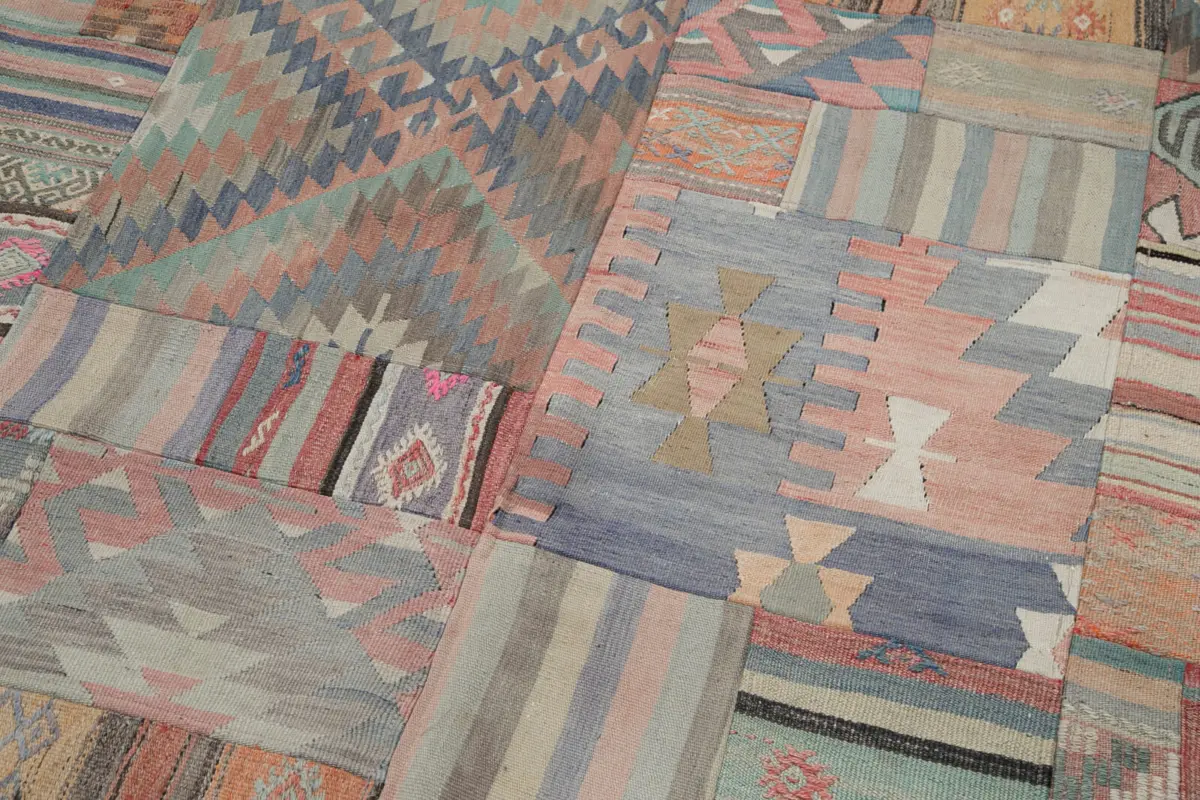 Anadolu Patchwork Kahverengi Renk Pamuk Üzerine Yün El Dokuma Kilim-202x301 - Görsel 6