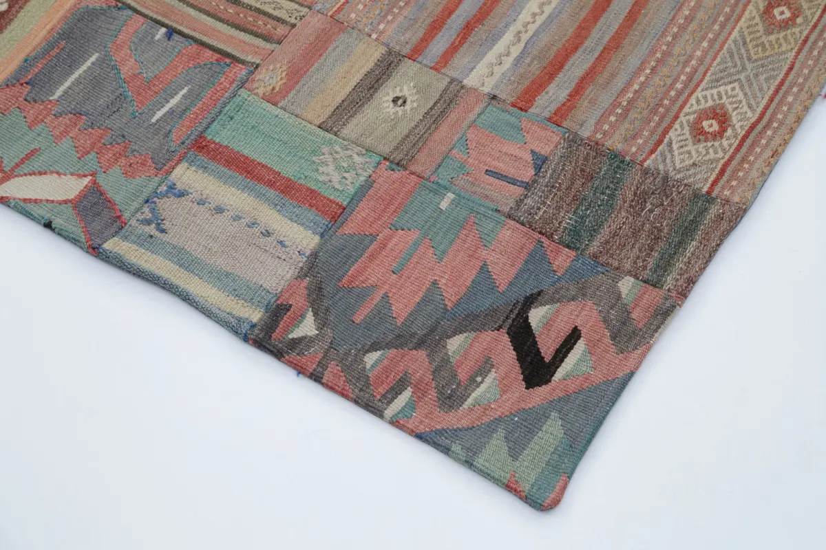 Anadolu Patchwork Kahverengi Renk Pamuk Üzerine Yün El Dokuma Kilim-202x300 - Görsel 4