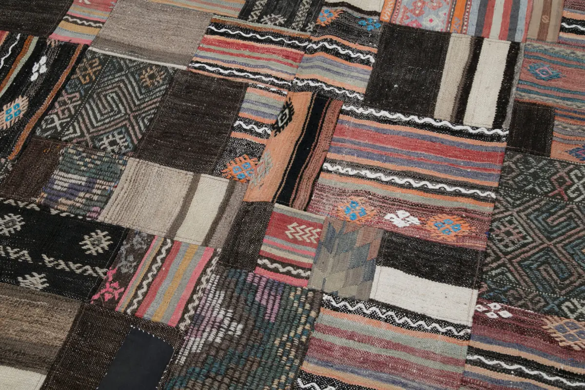 Anadolu Patchwork Kahverengi Renk Pamuk Üzerine Yün El Dokuma Kilim-200x303 - Görsel 6