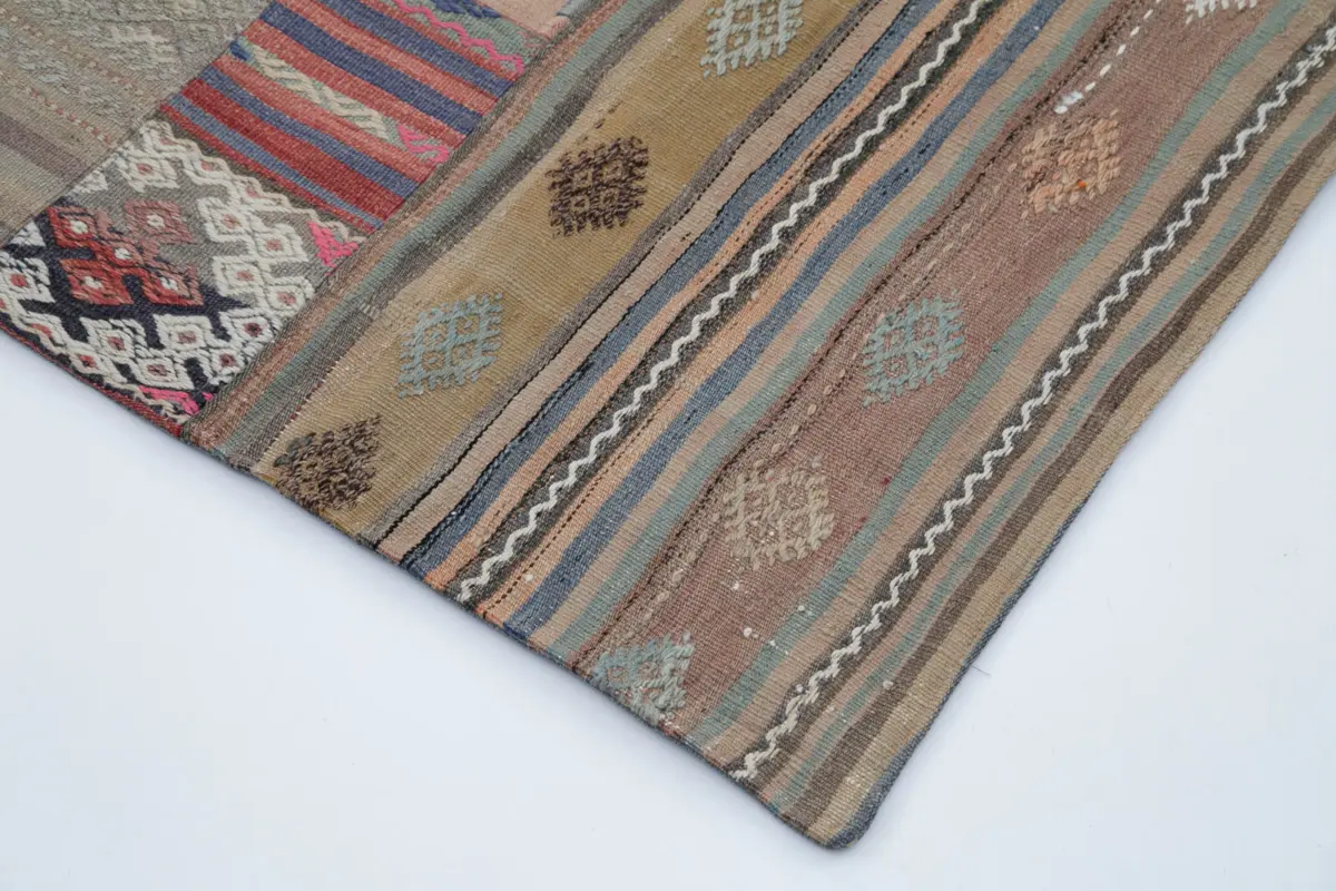 Anadolu Patchwork Kahverengi Renk Pamuk Üzerine Yün El Dokuma Kilim-201x302 - Görsel 4