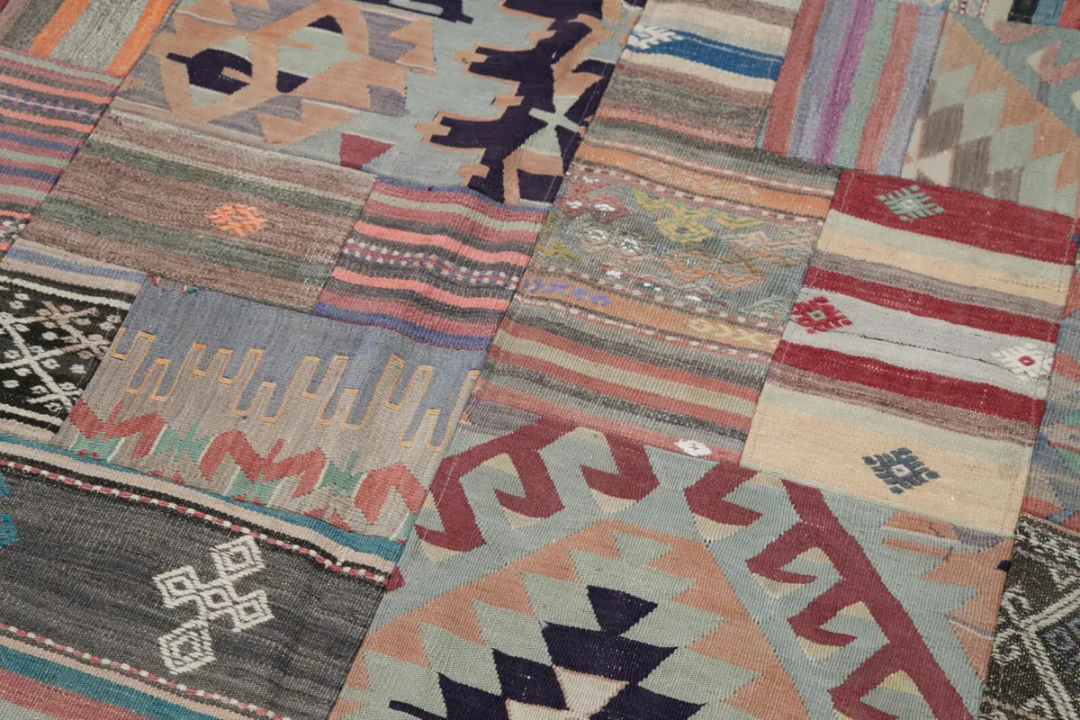 Anadolu Patchwork Multi Renk Pamuk Üzerine Yün El Dokuma Kilim-202x302 - Görsel 6
