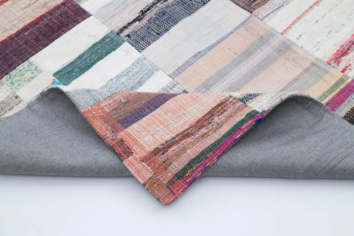 Chaput Patchwork Beyaz Renk Pabek Üzerine Yün El Dokuma Kilim-249x351 - Görsel 5