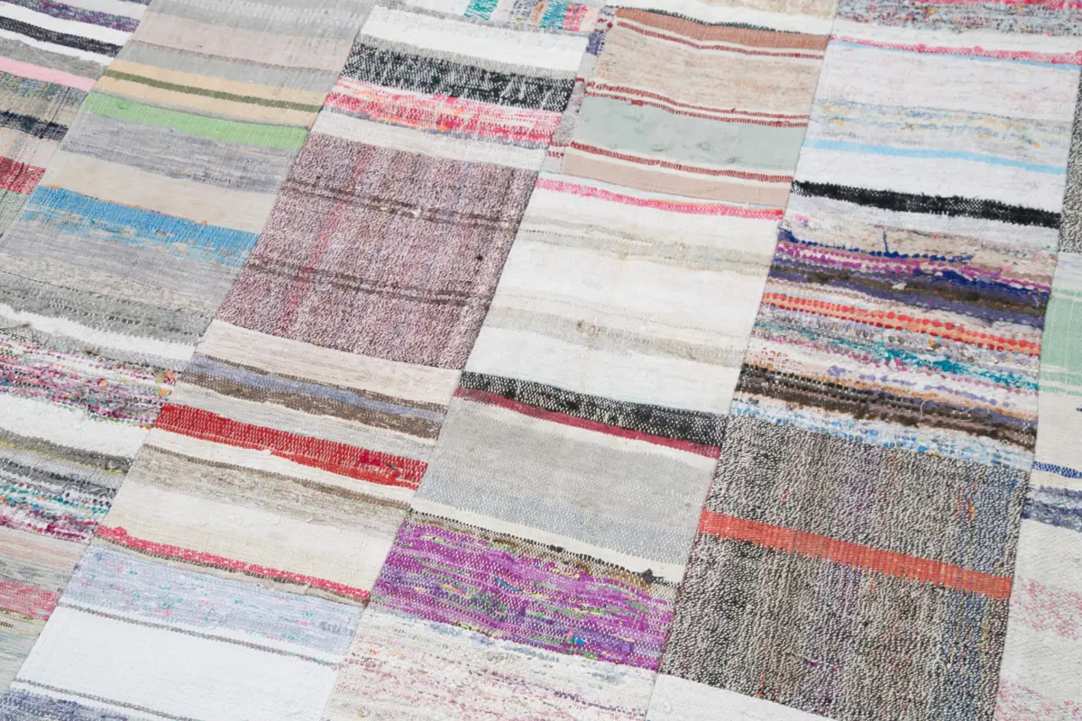 Chaput Patchwork Beyaz Renk Pabek Üzerine Yün El Dokuma Kilim-249x351 - Görsel 6