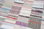 Chaput Patchwork Beyaz Renk Pabek Üzerine Yün El Dokuma Kilim-249x351 - Görsel 6
