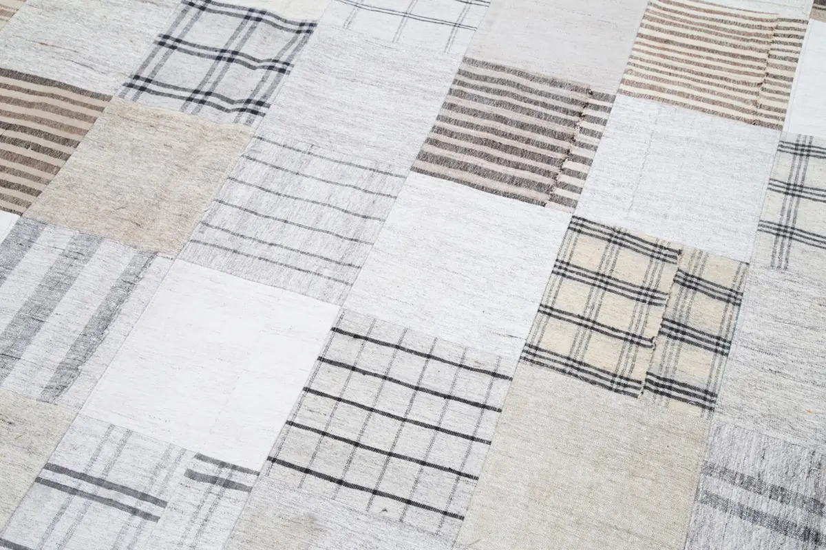 İnce Bez Patchwork Bej Pamuk Üzerine Yün El Dokuma Kilim-303x398 - Görsel 5