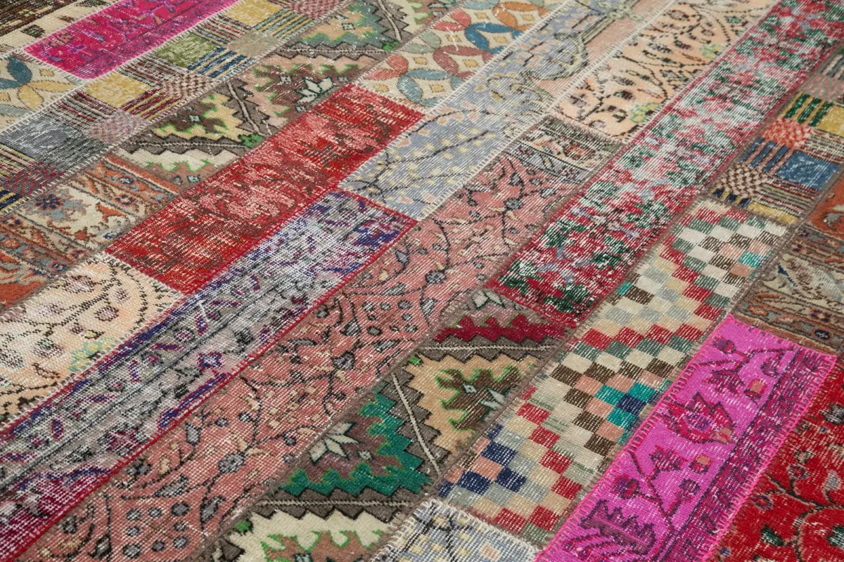 Patchwork Kırmızı Pamuk Üzerine Yün El Dokuma Kilim-204x306 - Görsel 5