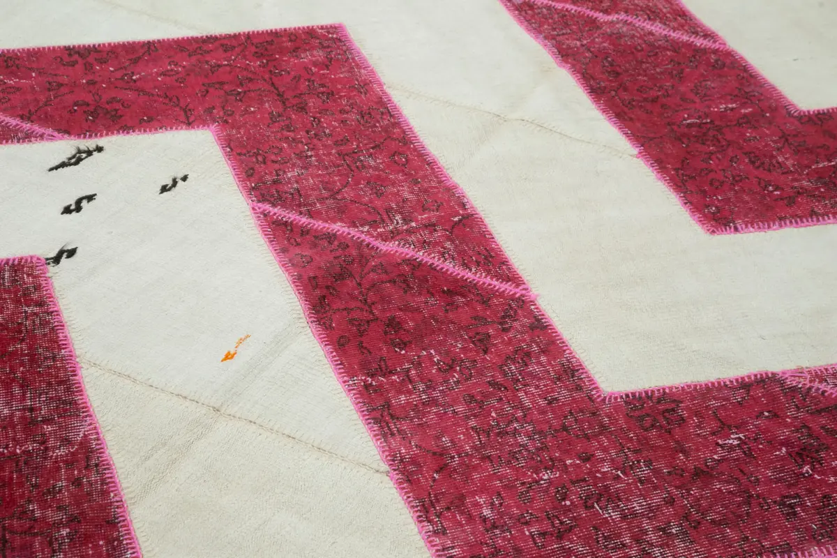 Patchwork Pembe Pamuk Üzerine Yün El Dokuma Kilim-201x310 - Görsel 5