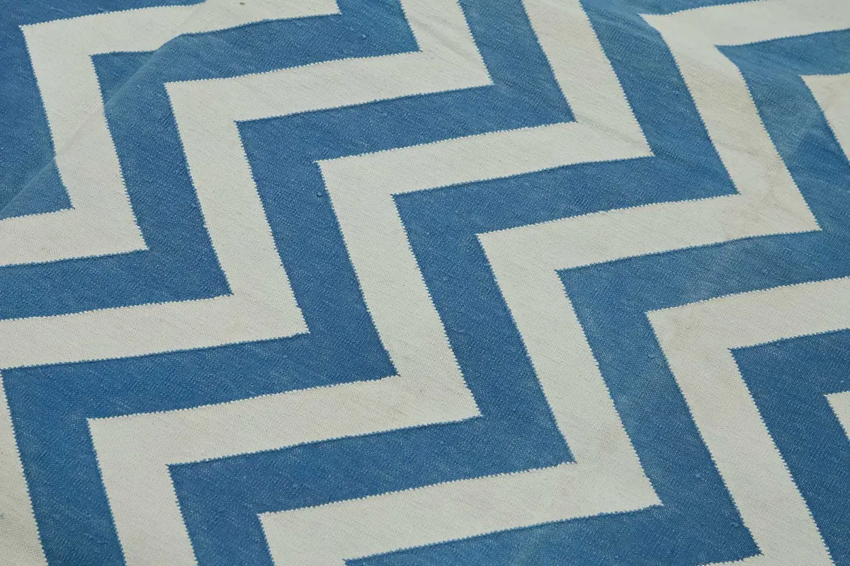 Duri Modern Mavi Pamuk Üstü Yün El Dokuma Kilim-188x270 - Görsel 5