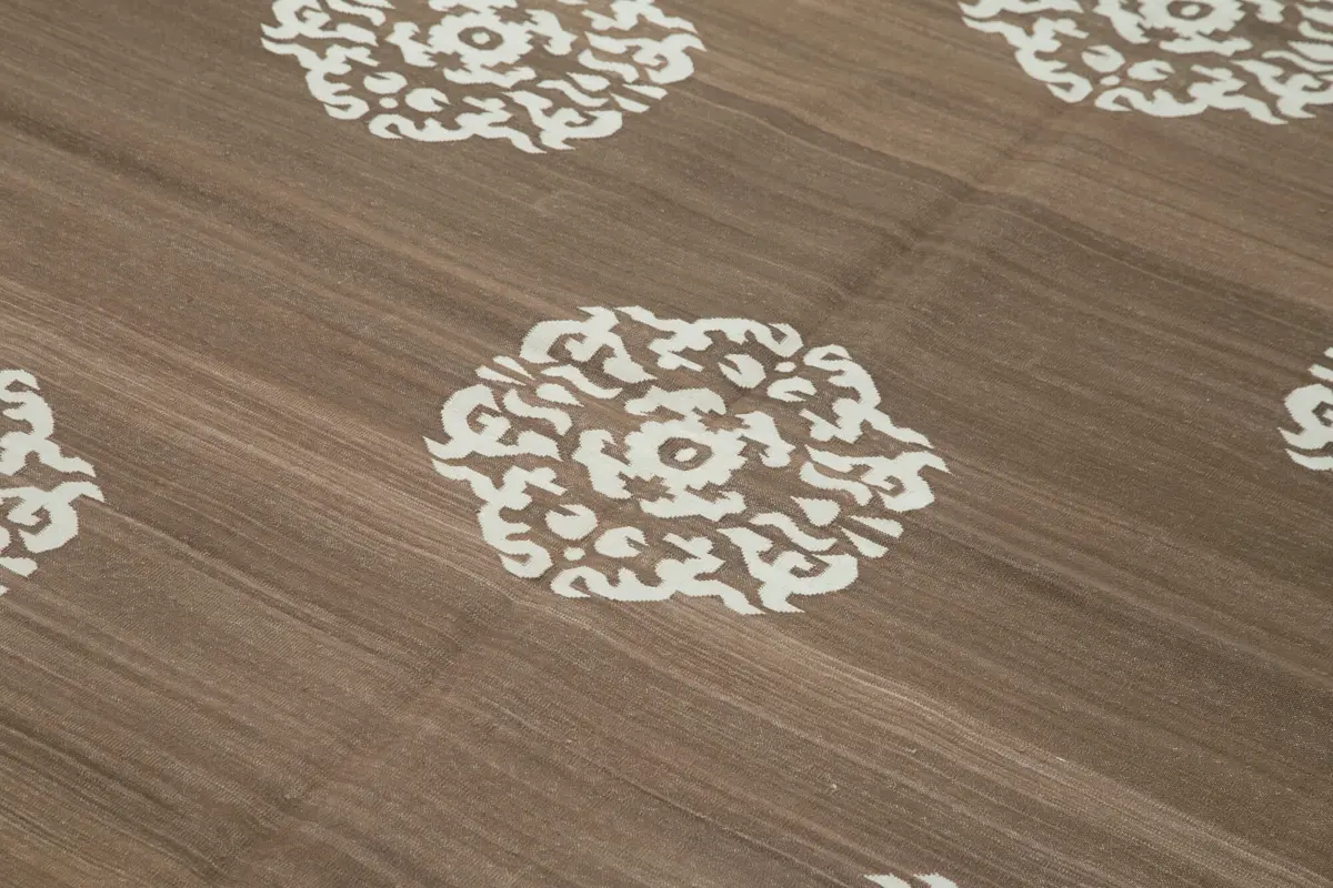 Duri Modern Kahverengi Pamuk Üstü Yün El Dokuma Kilim-180x268 - Görsel 5