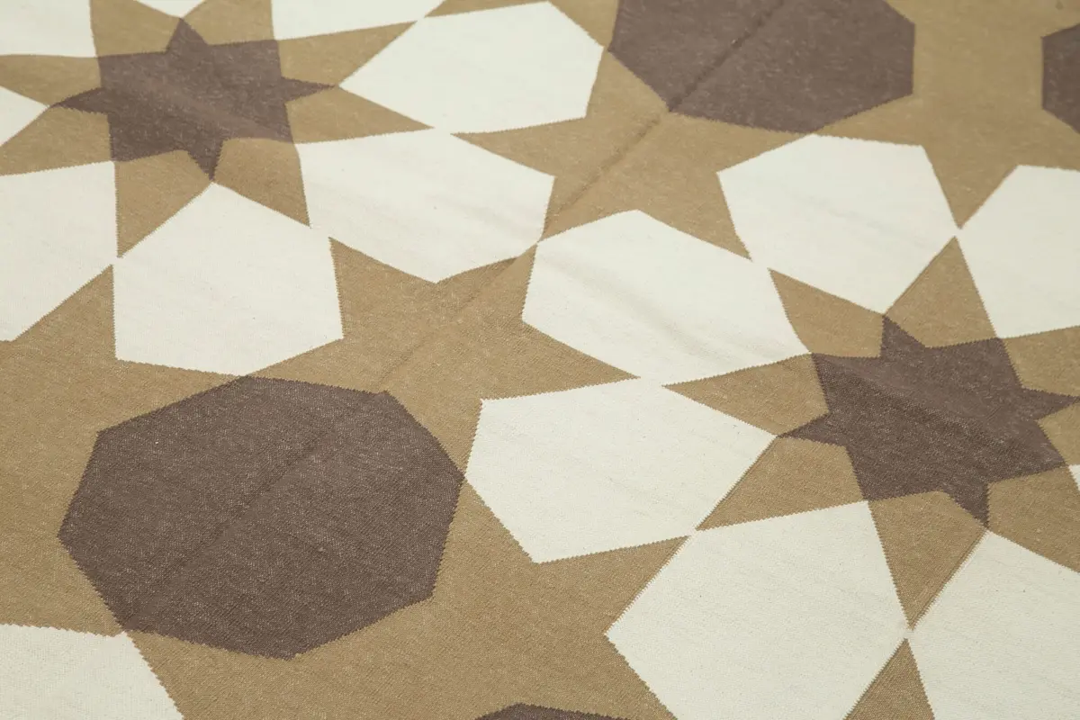 Duri Modern Kahverengi Pamuk Üstü Yün El Dokuma Kilim-186x275 - Görsel 5