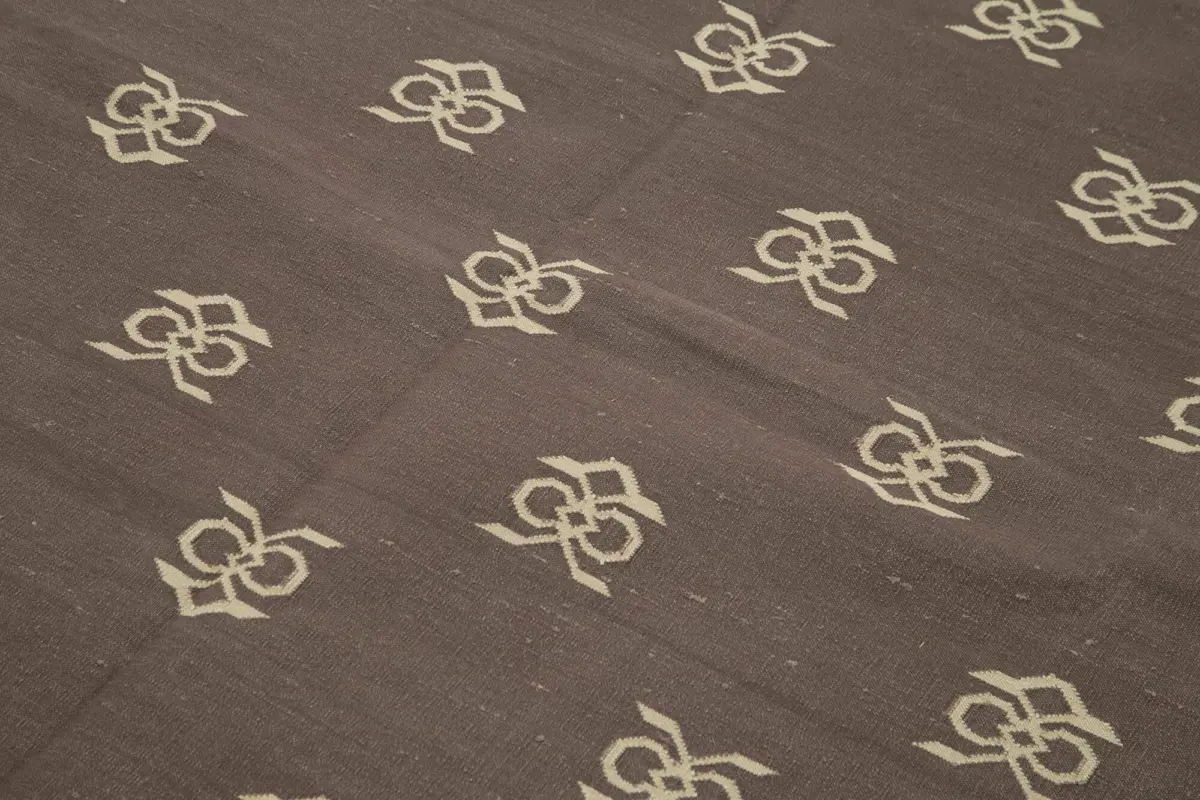 Duri Modern Kahverengi Pamuk Üstü Yün El Dokuma Kilim-187x274 - Görsel 5