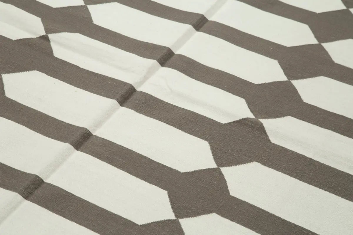 Duri Modern Kahverengi Pamuk Üstü Yün El Dokuma Kilim-185x266 - Görsel 5