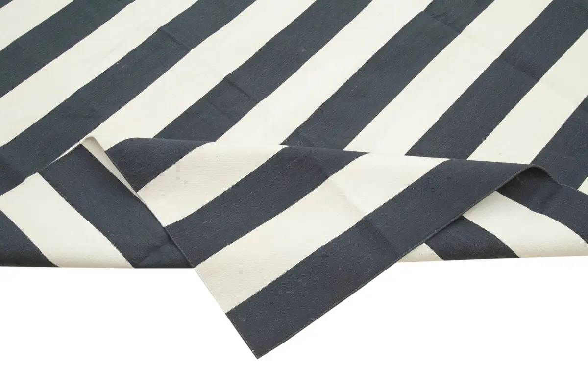 Duri Modern Siyah Pamuk Üstü Yün El Dokuma Kilim-305x432 - Görsel 6