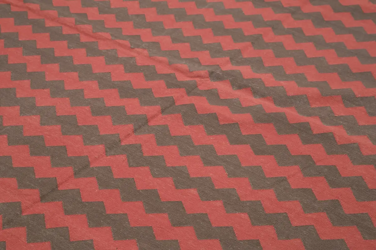 Duri Modern Kahverengi Pamuk Üstü Yün El Dokuma Kilim-306x418 - Görsel 5