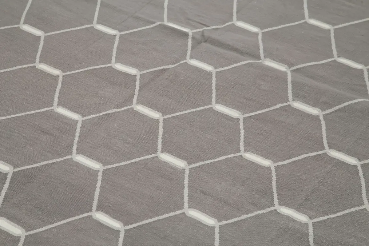 Duri Modern Gri Pamuk Üstü Yün El Dokuma Kilim-310x422 - Görsel 5