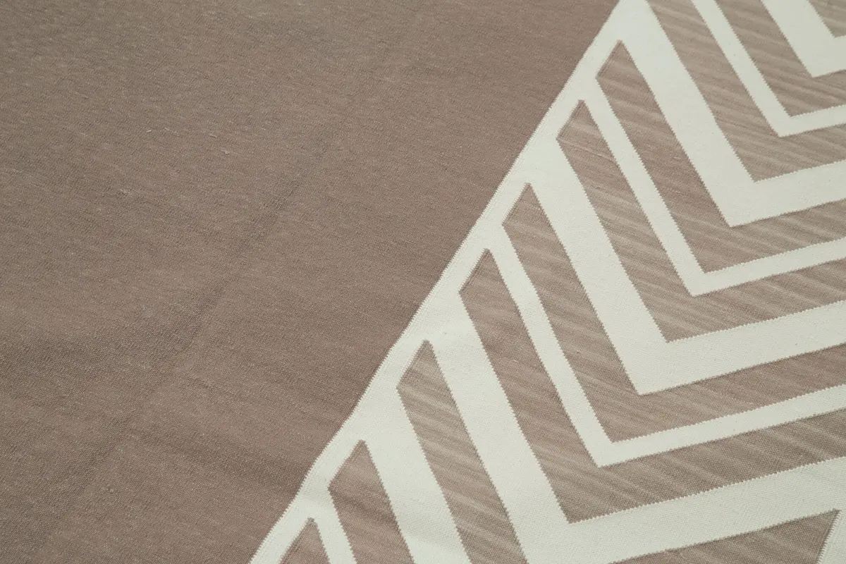 Duri Modern Kahverengi Pamuk Üstü Yün El Dokuma Kilim-246x300 - Görsel 5