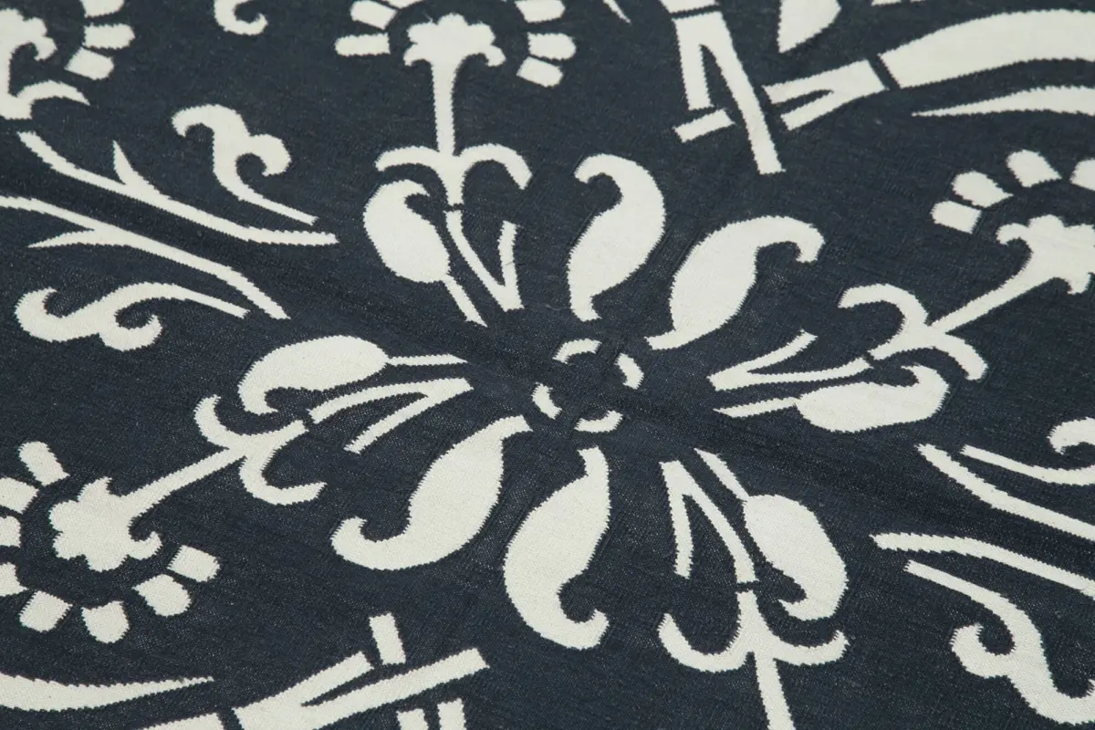 Duri Modern Siyah Pamuk Üstü Yün El Dokuma Kilim-108x170 - Görsel 5