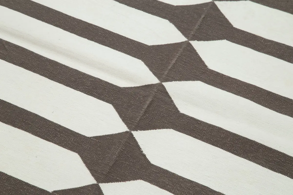 Duri Modern Kahverengi Pamuk Üstü Yün El Dokuma Kilim-108x167 - Görsel 5